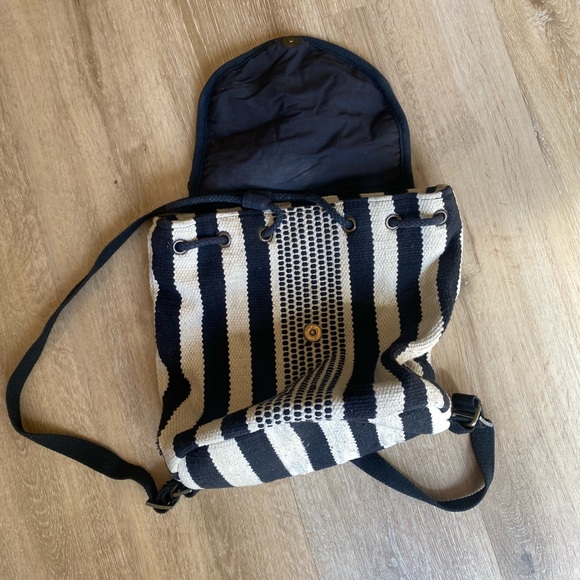 Small backpack - Picture 3 of 4